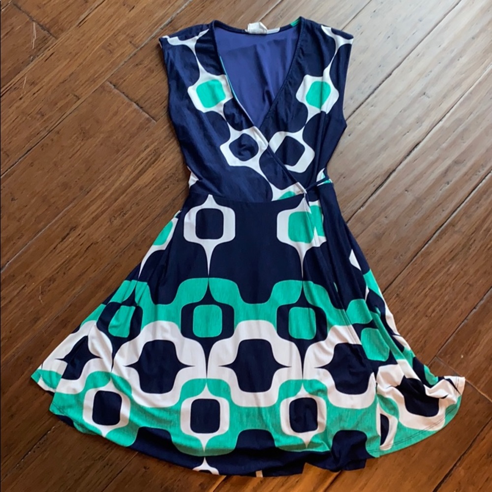 Sleeveless Tie Wrap Dress w/Pockets